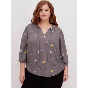 💸SOLD💸 Torrid Disney Dogs Peasant Blouse - Grey